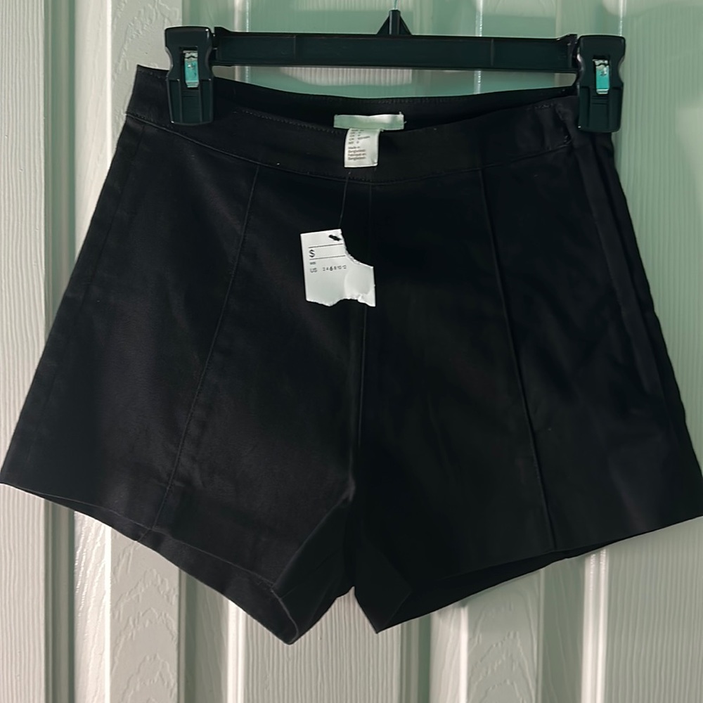 Black shorts , size medium, H&M, new with tags